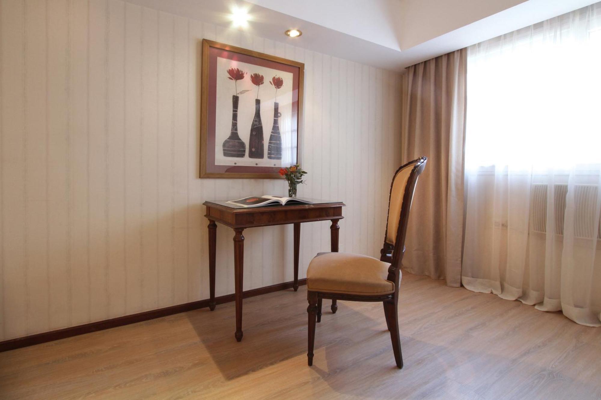 Queen Room Non-Smoking