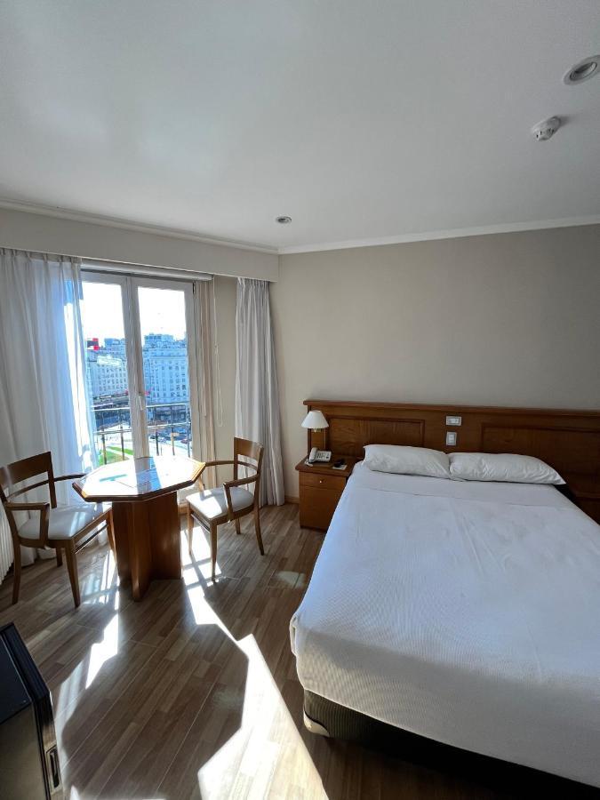 HABITACIÓN ESTANDAR CAMA GRANDE VISTA CIUDAD