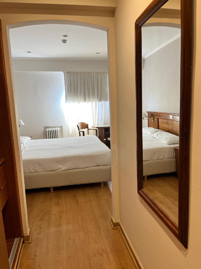 Standard Room Large bed Interior view