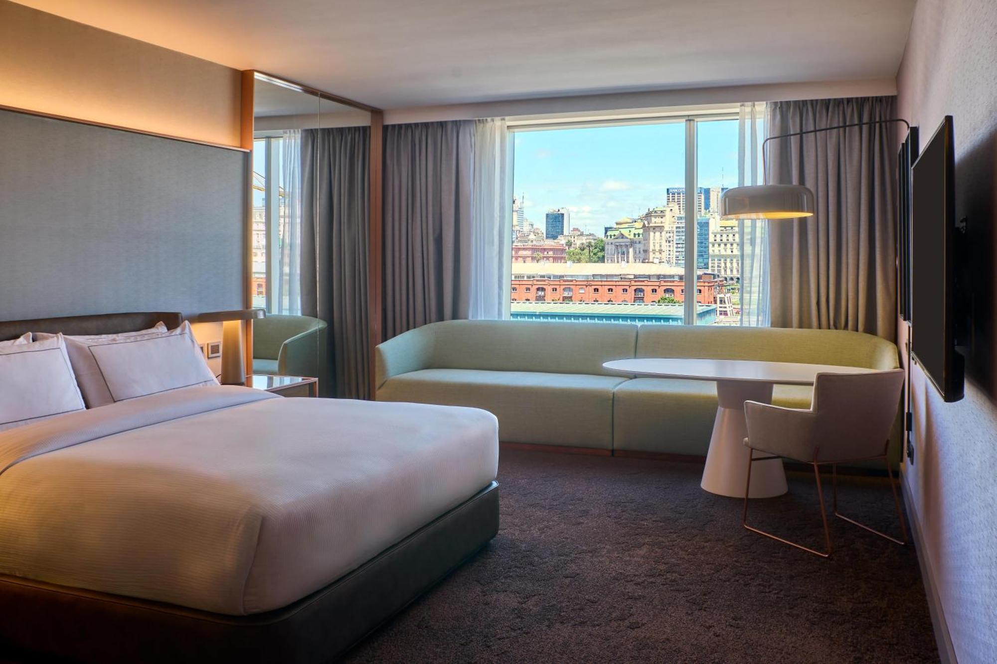 Deluxe King Room,1758302271:JPEG