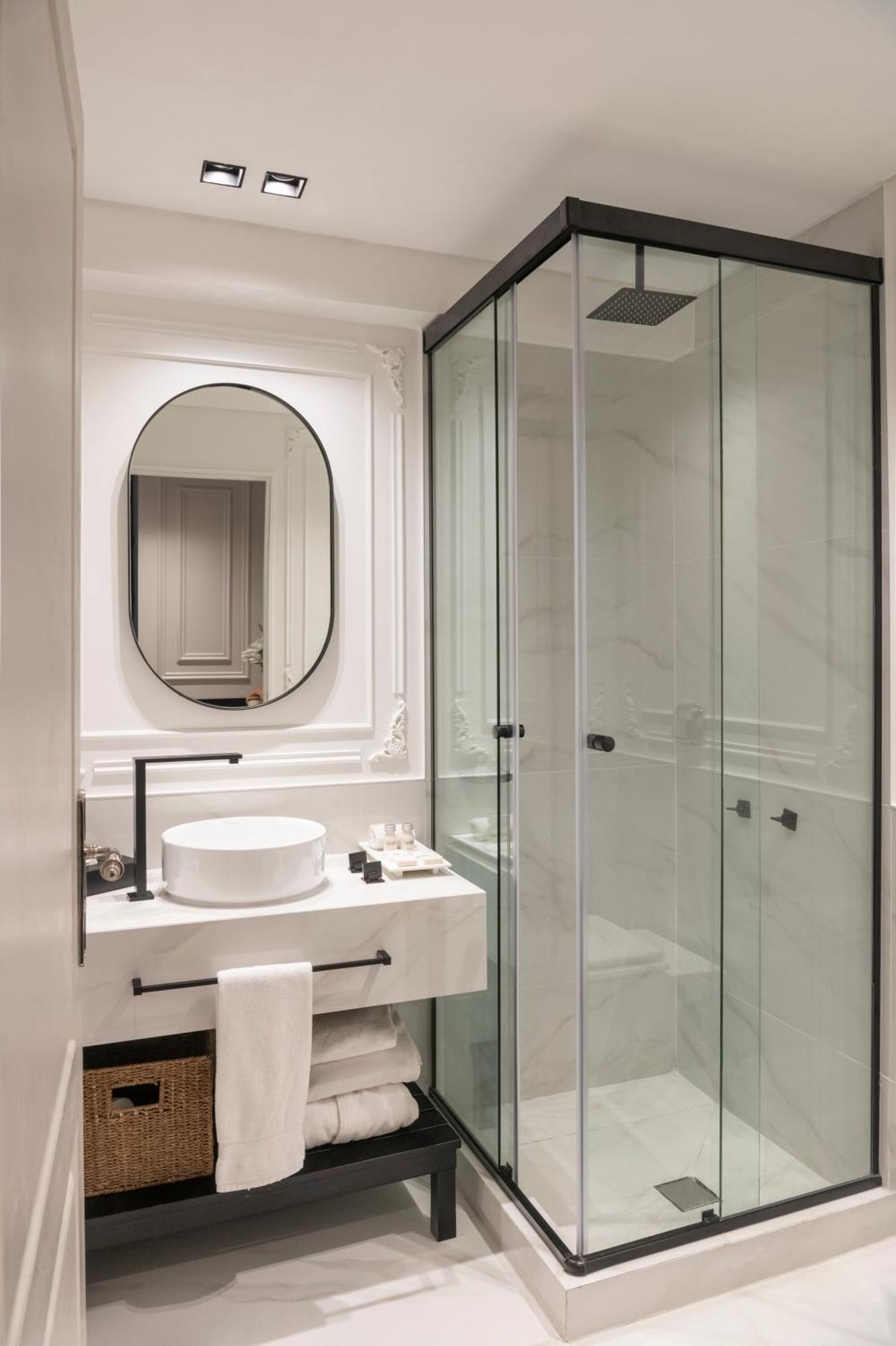 Luxury Suite,1765183260:JPEG