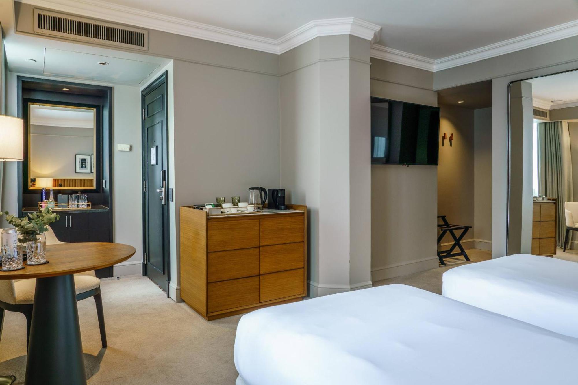 Premier Room