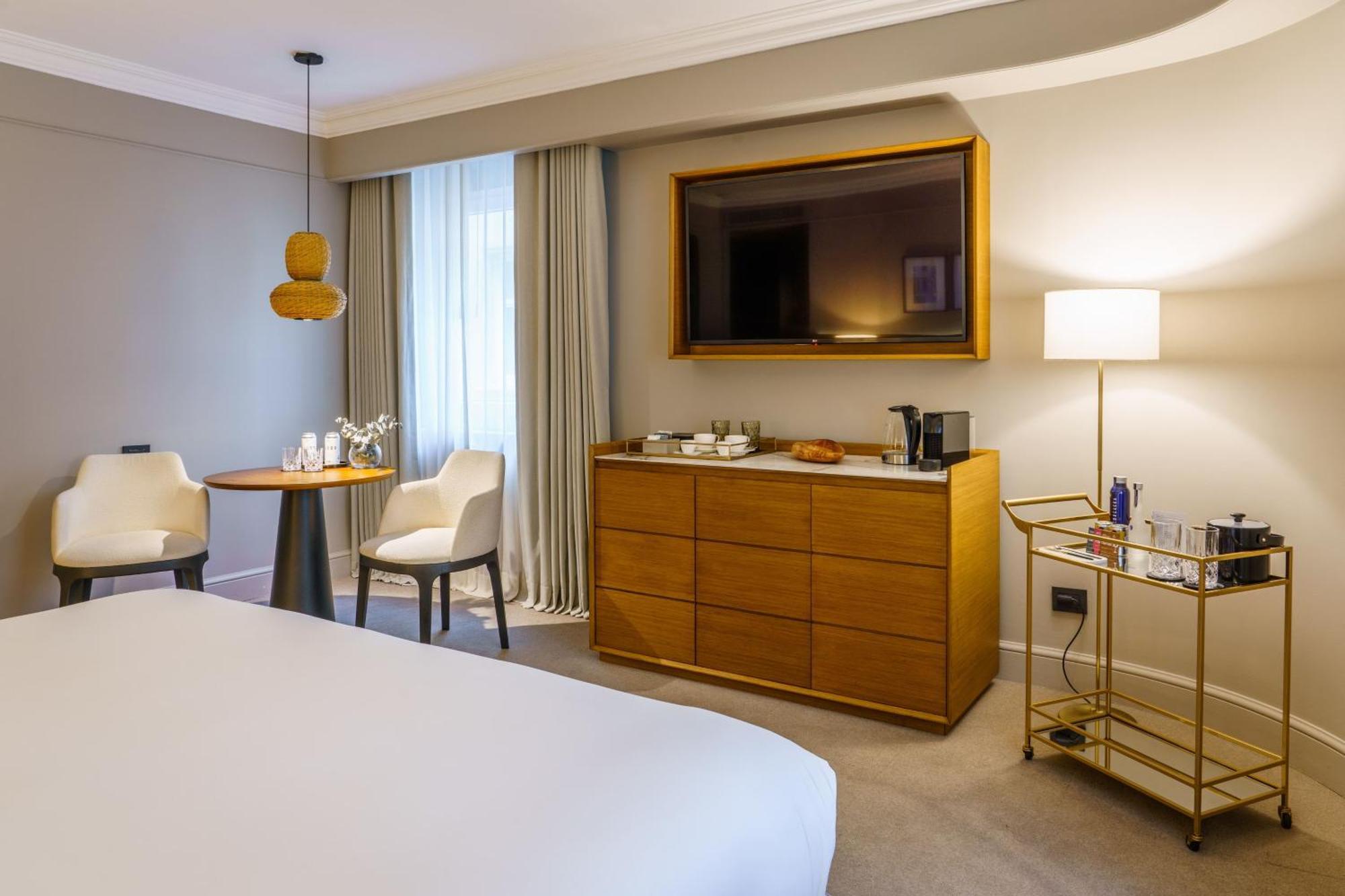Premier Room